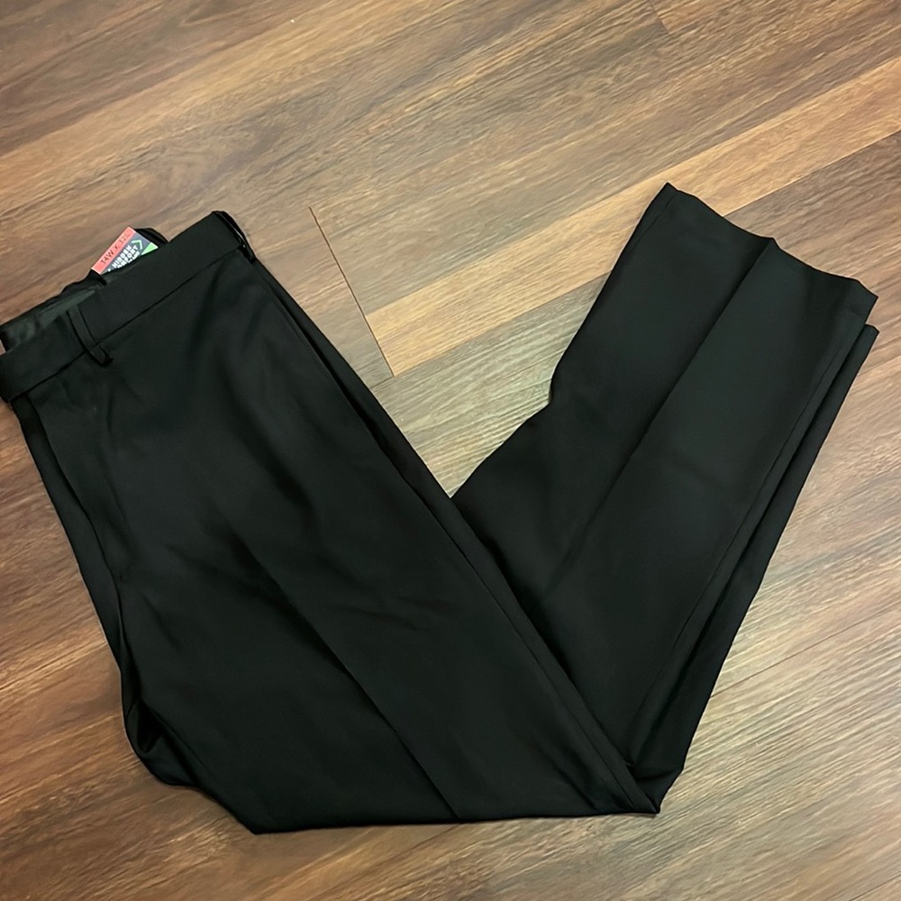 Haggar men’s dress pants, black, 34x32, classic fit, new with tags